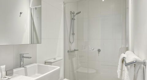 Experience Platinum Hotel Apartments - Tourism TAS 24