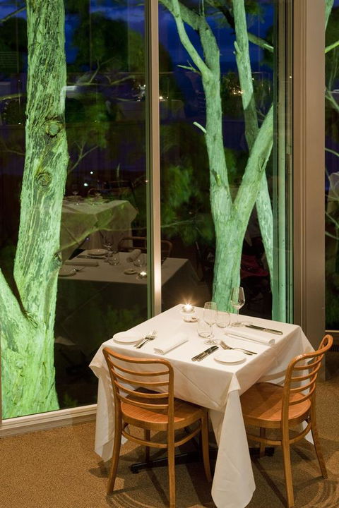 Chris\'s Beacon Point Restaurant & Villas - Hobart Tourism 11