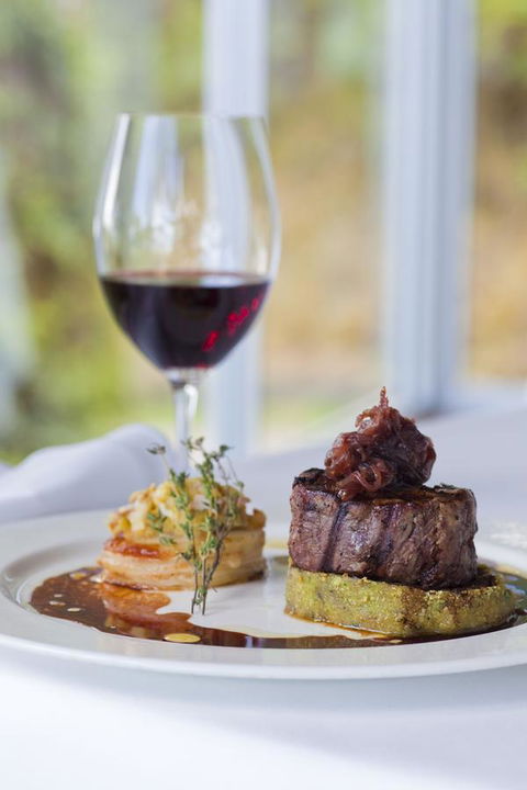 Chris\'s Beacon Point Restaurant & Villas - Hobart Tourism 10