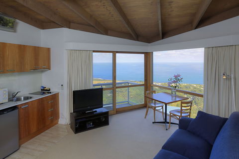 Chris\'s Beacon Point Restaurant & Villas - Hobart Tourism 5