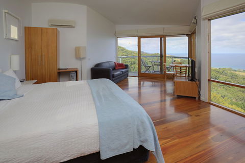 Chris\'s Beacon Point Restaurant & Villas - Hobart Tourism 0