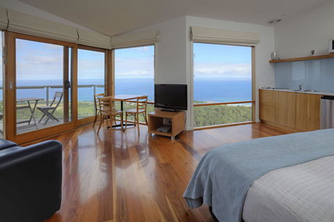 Chris\'s Beacon Point Restaurant & Villas - Hobart Tourism 2