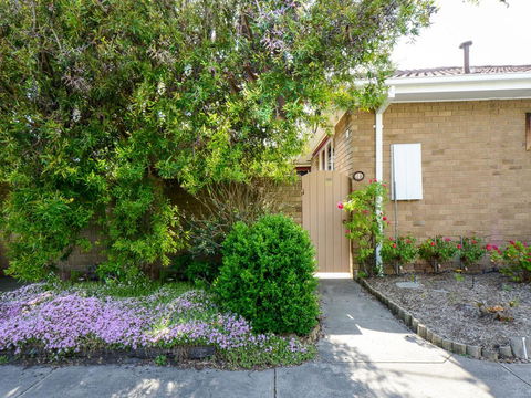 Boutique Stays Sandyside- Sandringham Villa Units - Hobart Tourism 1