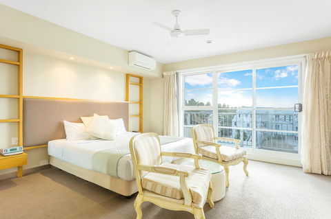 Deep Blue Hotel & Hot Springs - Hobart Tourism 11