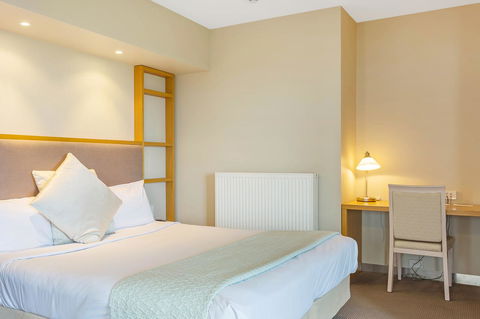 Deep Blue Hotel & Hot Springs - Hobart Tourism 36