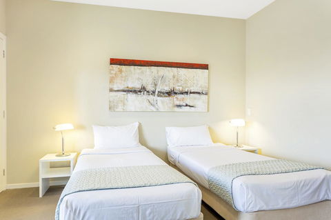 Deep Blue Hotel & Hot Springs - Hobart Tourism 30