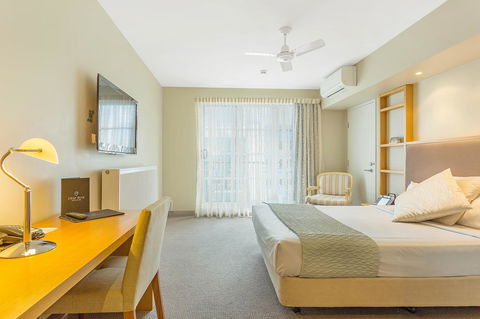 Deep Blue Hotel & Hot Springs - Hobart Tourism 27