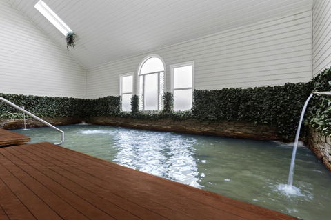 Deep Blue Hotel & Hot Springs - Hobart Tourism 12