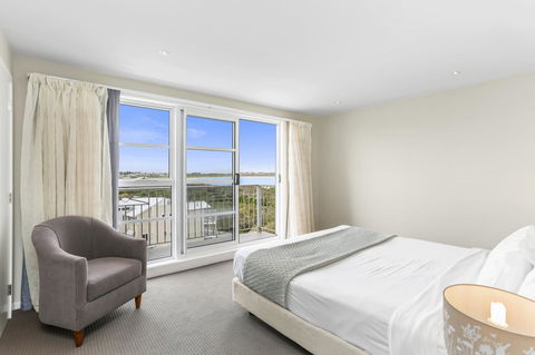 Deep Blue Hotel & Hot Springs - Hobart Tourism 26