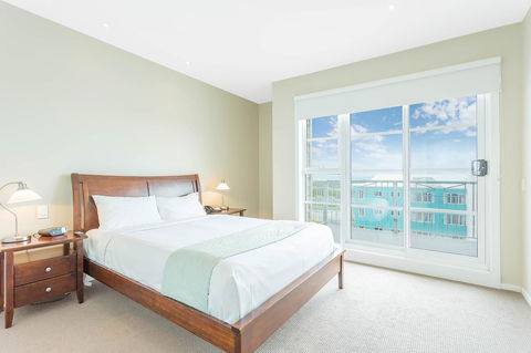 Deep Blue Hotel & Hot Springs - Hobart Tourism 33