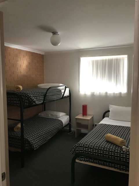 Beachcomber Motel & Apartments - Hobart Tourism 10