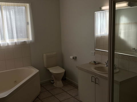 Beachcomber Motel & Apartments - Hobart Tourism 9