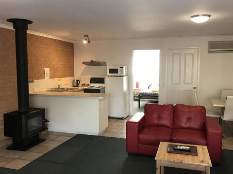 Beachcomber Motel & Apartments - Hobart Tourism 13