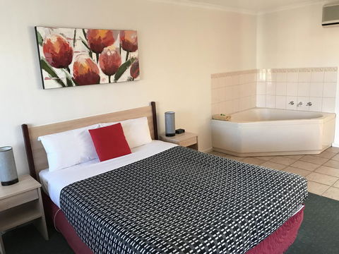 Beachcomber Motel & Apartments - Hobart Tourism 0