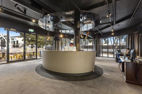 Melbourne Holiday Apartments Flinders Wharf - Tourism TAS 8