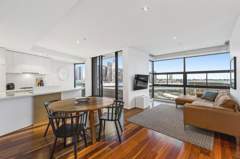 Melbourne Holiday Apartments Flinders Wharf - Tourism TAS 9