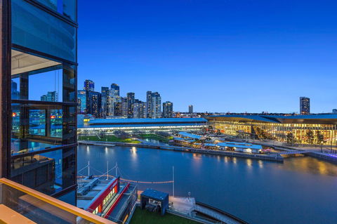 Melbourne Holiday Apartments Flinders Wharf - Tourism TAS 17