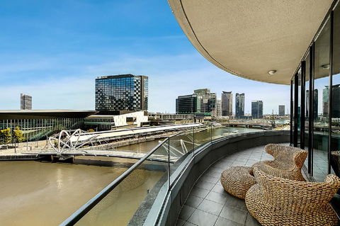 Melbourne Holiday Apartments Flinders Wharf - Tourism TAS 37
