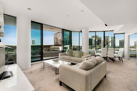 Melbourne Holiday Apartments Flinders Wharf - Tourism TAS 28