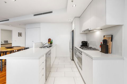 Melbourne Holiday Apartments Flinders Wharf - Tourism TAS 12