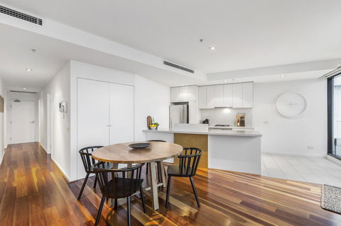 Melbourne Holiday Apartments Flinders Wharf - Tourism TAS 34