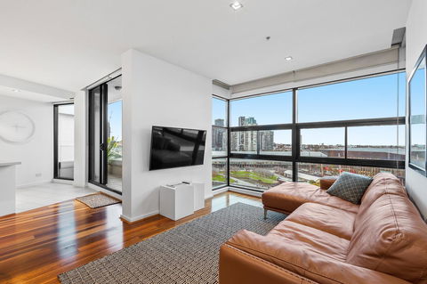 Melbourne Holiday Apartments Flinders Wharf - Tourism TAS 6