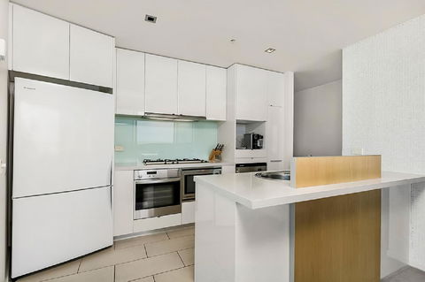 Melbourne Holiday Apartments Flinders Wharf - Tourism TAS 39