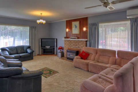Jacaranda House - Tourism TAS 1