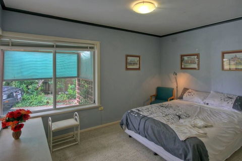 Jacaranda House - Tourism TAS 6