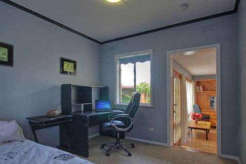 Jacaranda House - Tourism TAS 7