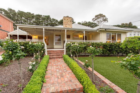 Lovely 5BR Full House In Glen Waverley, Walk To Train, Bus & Shops - Tourism TAS 16