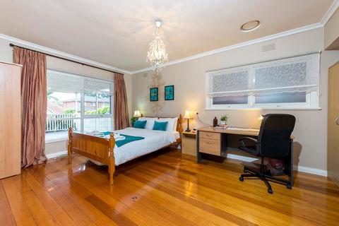 Lovely 5BR Full House In Glen Waverley, Walk To Train, Bus & Shops - Tourism TAS 10