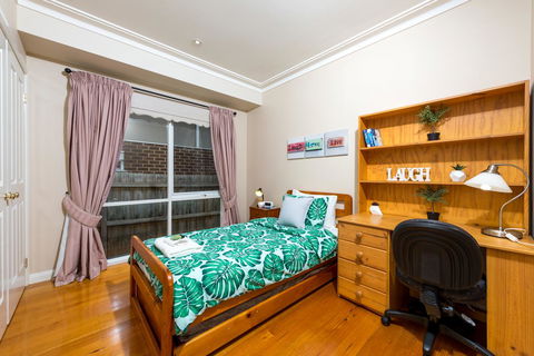 Lovely 5BR Full House In Glen Waverley, Walk To Train, Bus & Shops - Tourism TAS 8