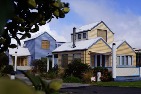 Rayville Boat Houses - Hobart Tourism 0