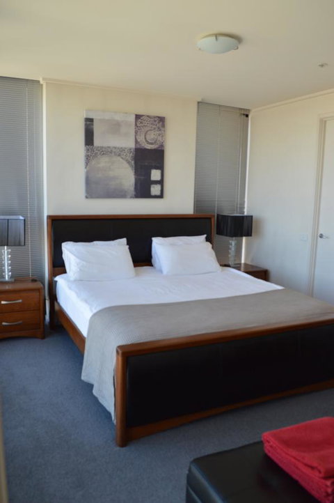 3BR Apartment At Victoria Tower Southbank - Tourism TAS 7