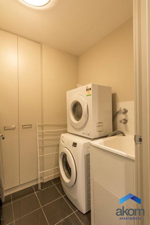 AKOM AT Docklands - Tourism TAS 28