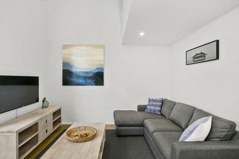 Terrace Lofts Apartments - Hobart Tourism 5