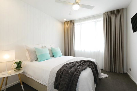 Lakes Edge Apartments - Hobart Tourism 1