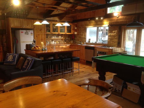 Mud Hollow Barn - Hobart Tourism 1