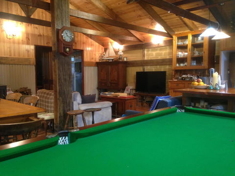 Mud Hollow Barn - Hobart Tourism 11