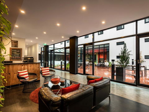 Essence Hotel Carlton - Tourism TAS 1