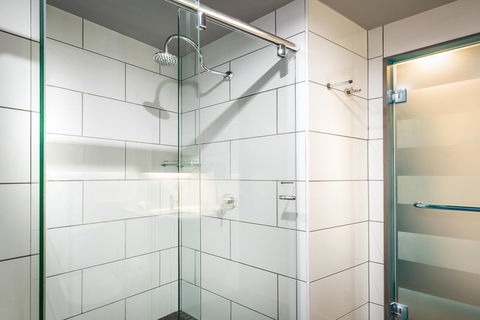 Essence Hotel Carlton - Tourism TAS 32