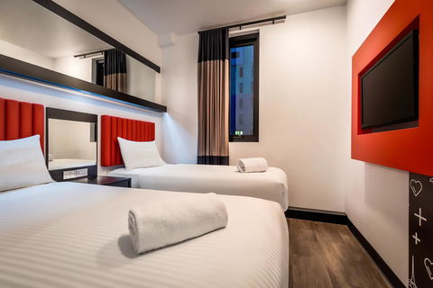 Essence Hotel Carlton - Tourism TAS 12