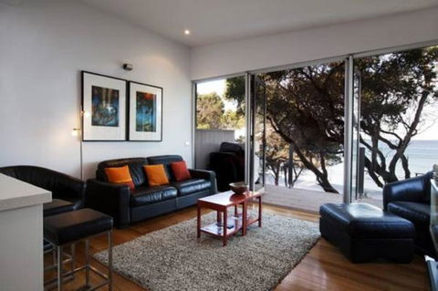 Battery Cove Beach Front Apartment - Hobart Tourism 1