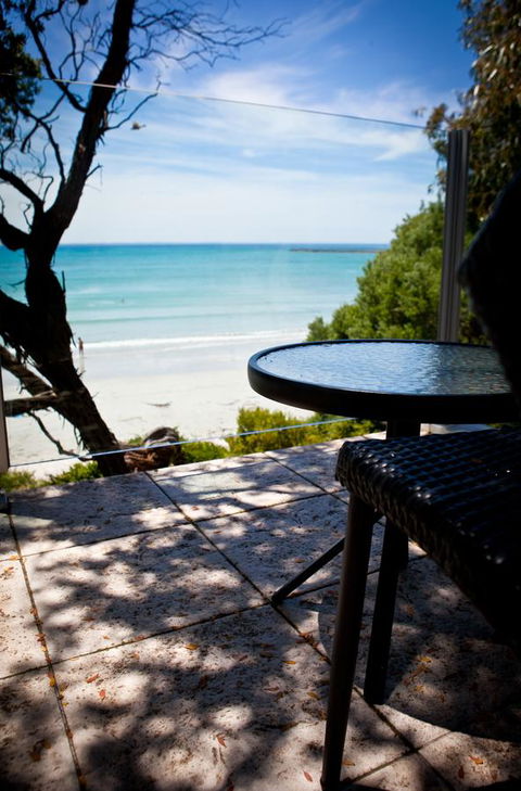 Battery Cove Beach Front Apartment - Hobart Tourism 5