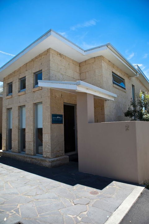 Battery Cove Beach Front Apartment - Hobart Tourism 12