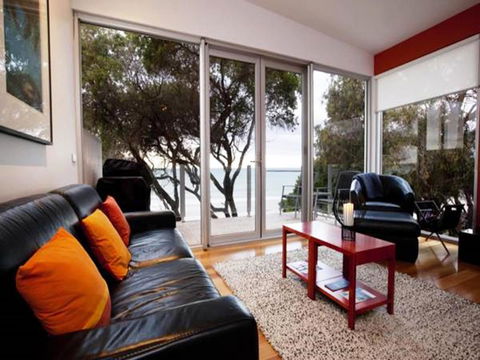 Battery Cove Beach Front Apartment - Hobart Tourism 16