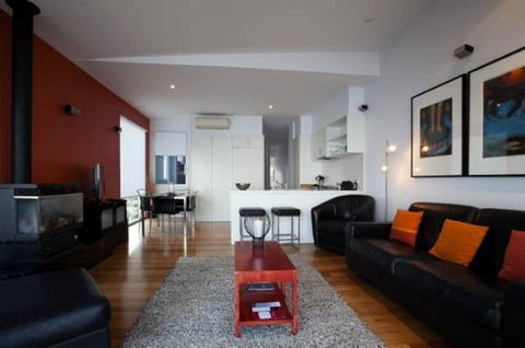 Battery Cove Beach Front Apartment - Hobart Tourism 8