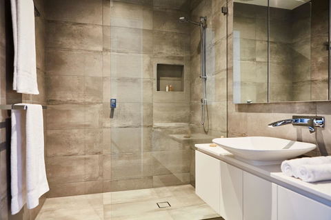 Richmond Â· 3 Level Architecturally Designed Richmond House - Tourism TAS 9