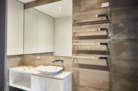 Richmond Â· 3 Level Architecturally Designed Richmond House - Tourism TAS 13